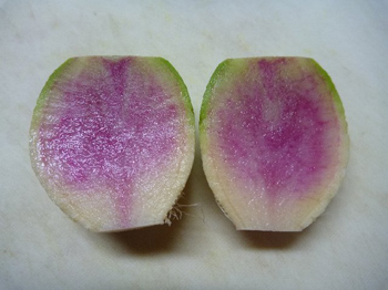 中が赤い